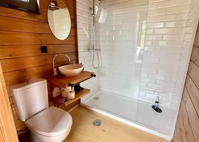 Mountain Eco Shelter 4 *