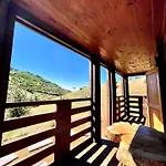 Οργανωμένο κάμπινγκ Mountain Eco Shelter 4 Φουνκάλ